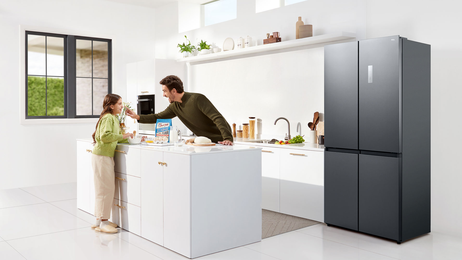 TCL Refrigerator RC456CXE0 Lifestyle4