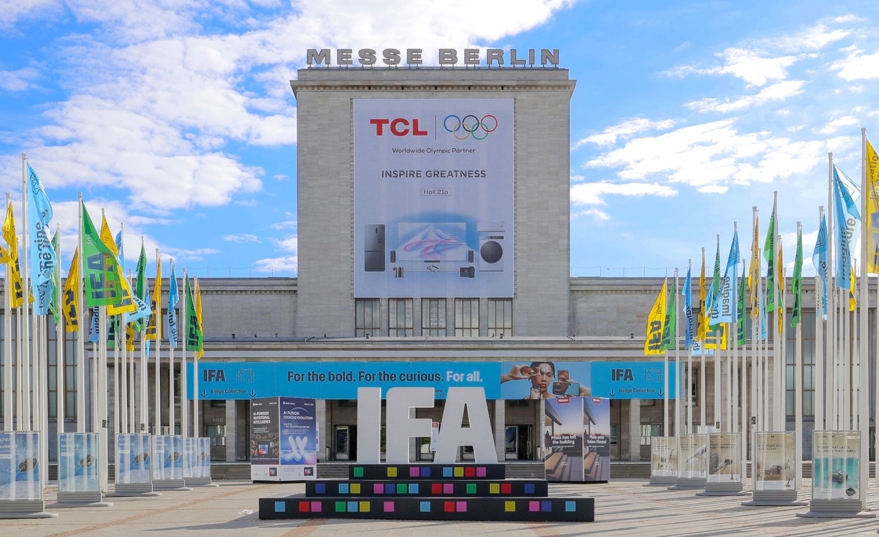 TCL ispira grandezza a IFA 2025 con innovazioni tecnologiche e spirito olimpico